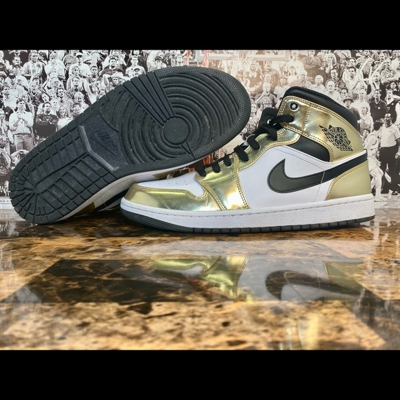 AIR JORDAN 1 MID DC1419-700 color Good/White size 11 - Picture 2 of 8